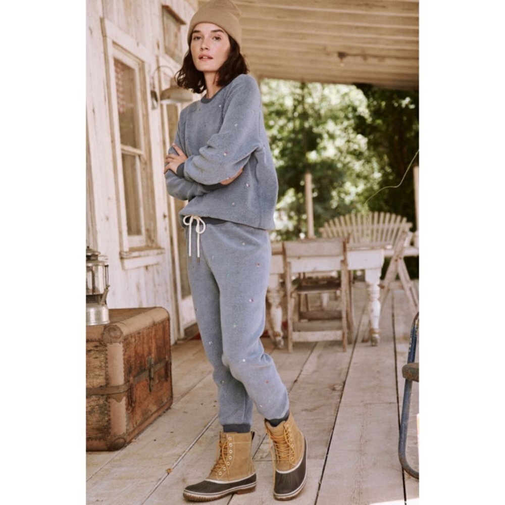 The Great Sherpa Cropped Sweatpant Vintage Navy Ditsy Floral Embroidery 2 M